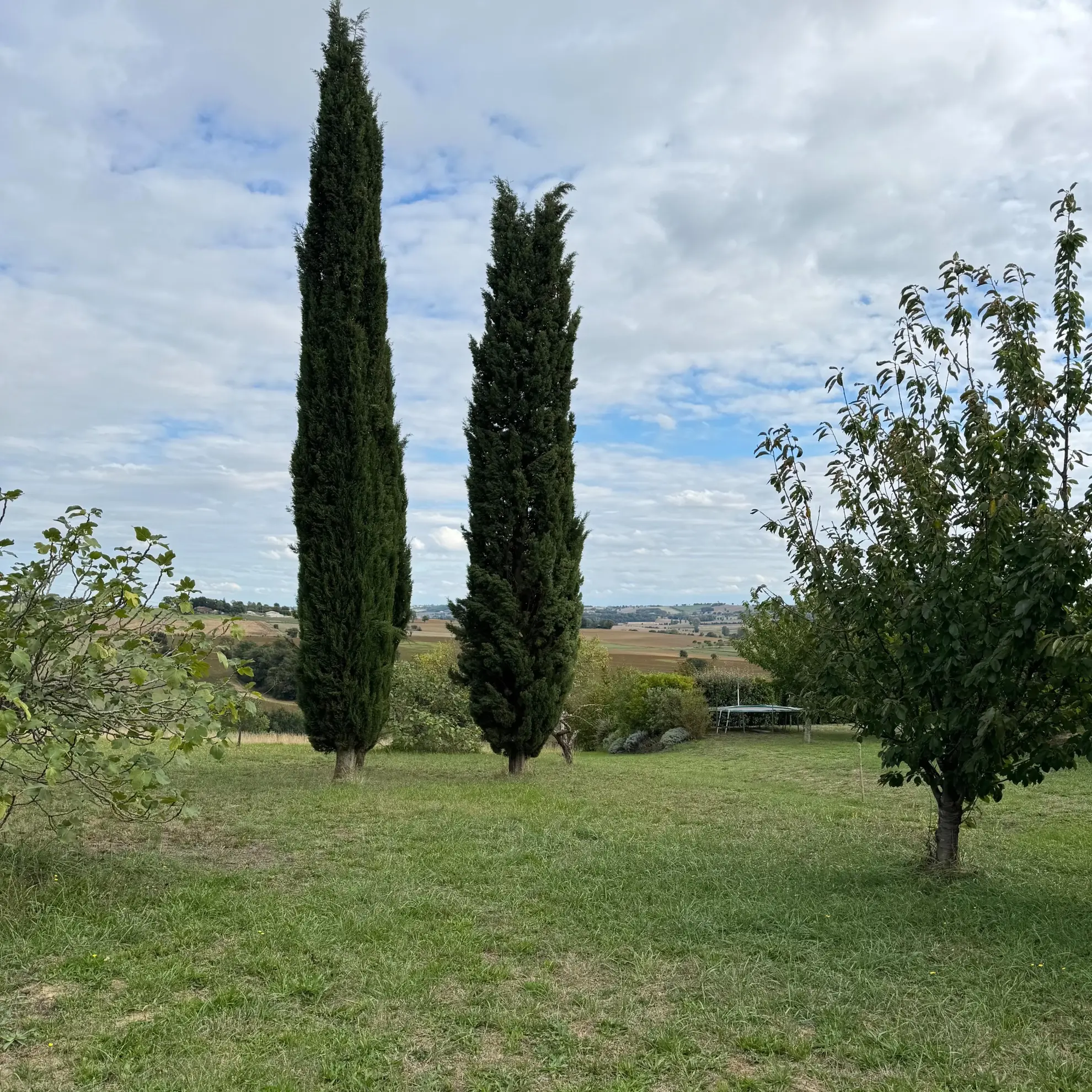 Terrain de 1580 m² avec vue imprenable à Lanta - Projet de construction personnalisé 