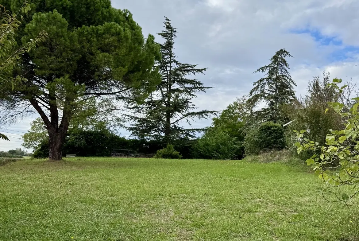 Terrain à vendre de 1580 m² à Lanta avec vue exceptionnelle, environnement calme 