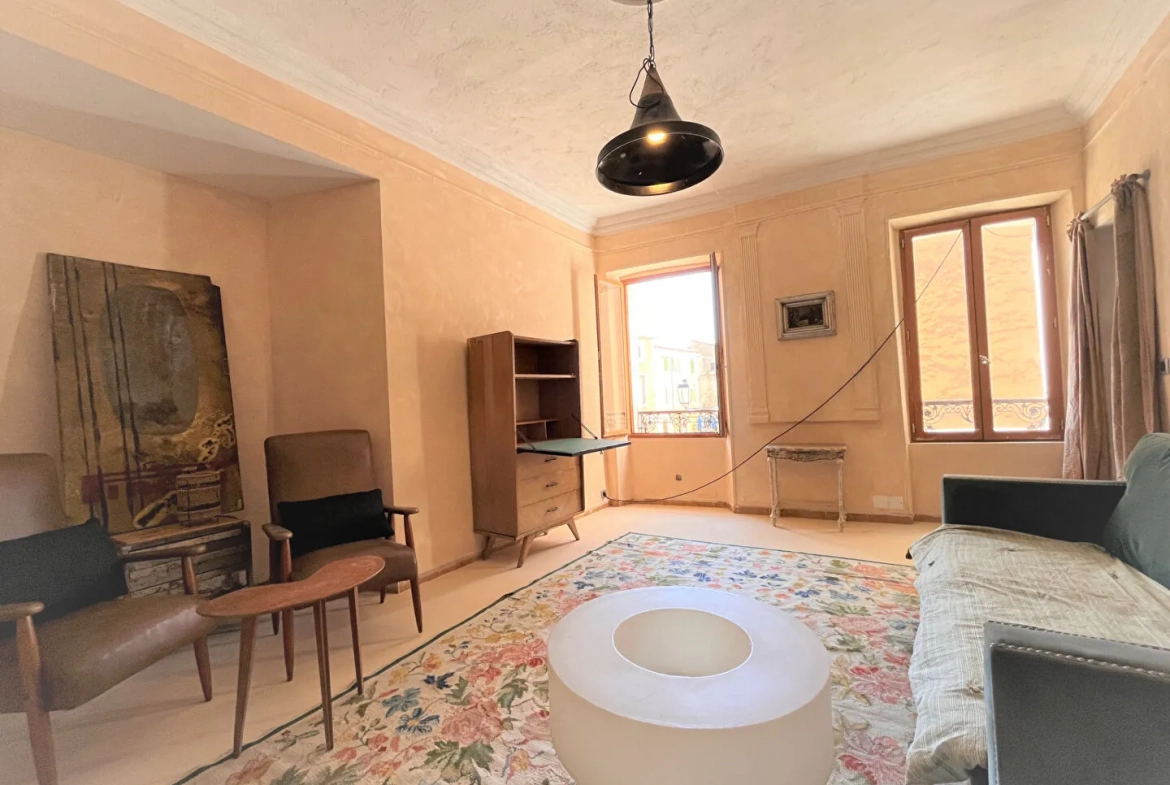 Charmant appartement rénové de 75m² avec vue à Saint-Saturnin-lès-Apt 