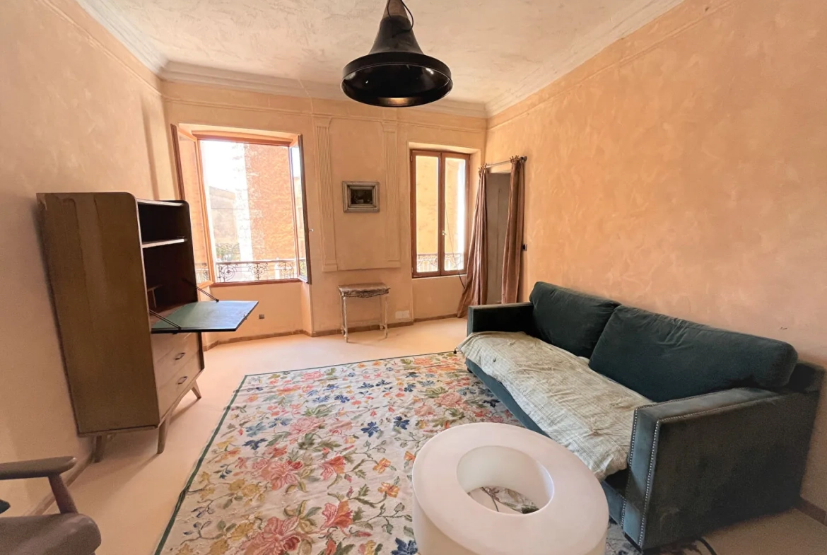 Charmant appartement rénové de 75m² avec vue à Saint-Saturnin-lès-Apt 