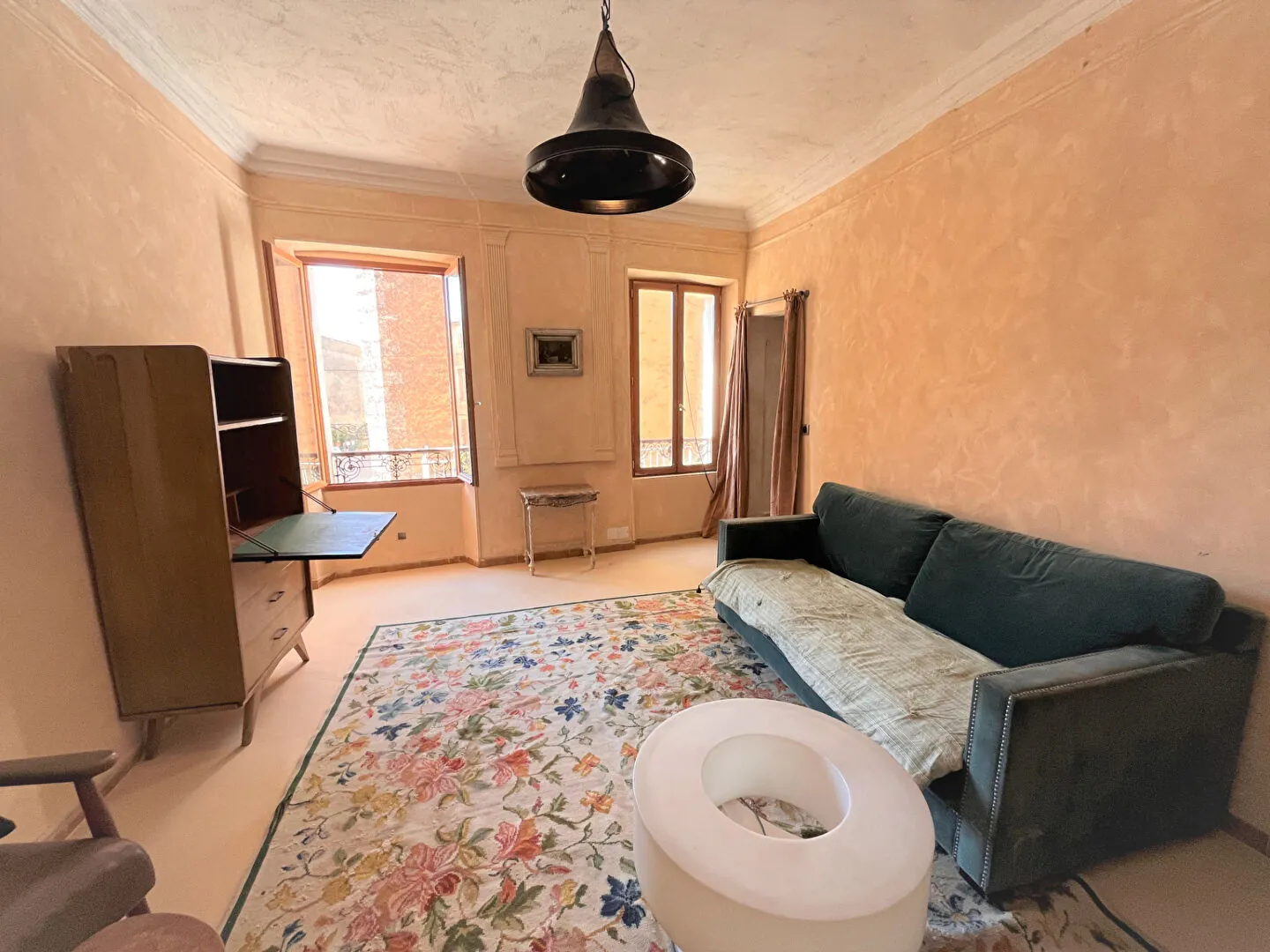 Charmant appartement rénové de 75m² avec vue à Saint-Saturnin-lès-Apt 