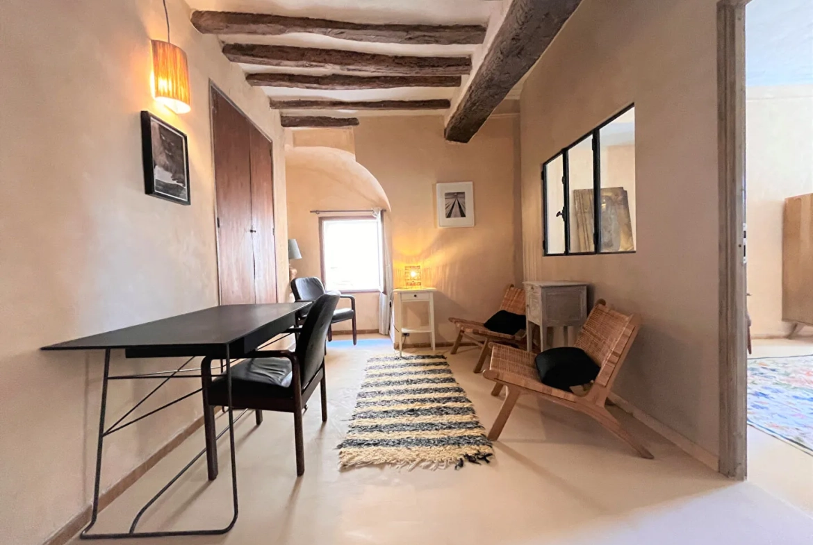 Charmant appartement rénové de 75m² avec vue à Saint-Saturnin-lès-Apt 