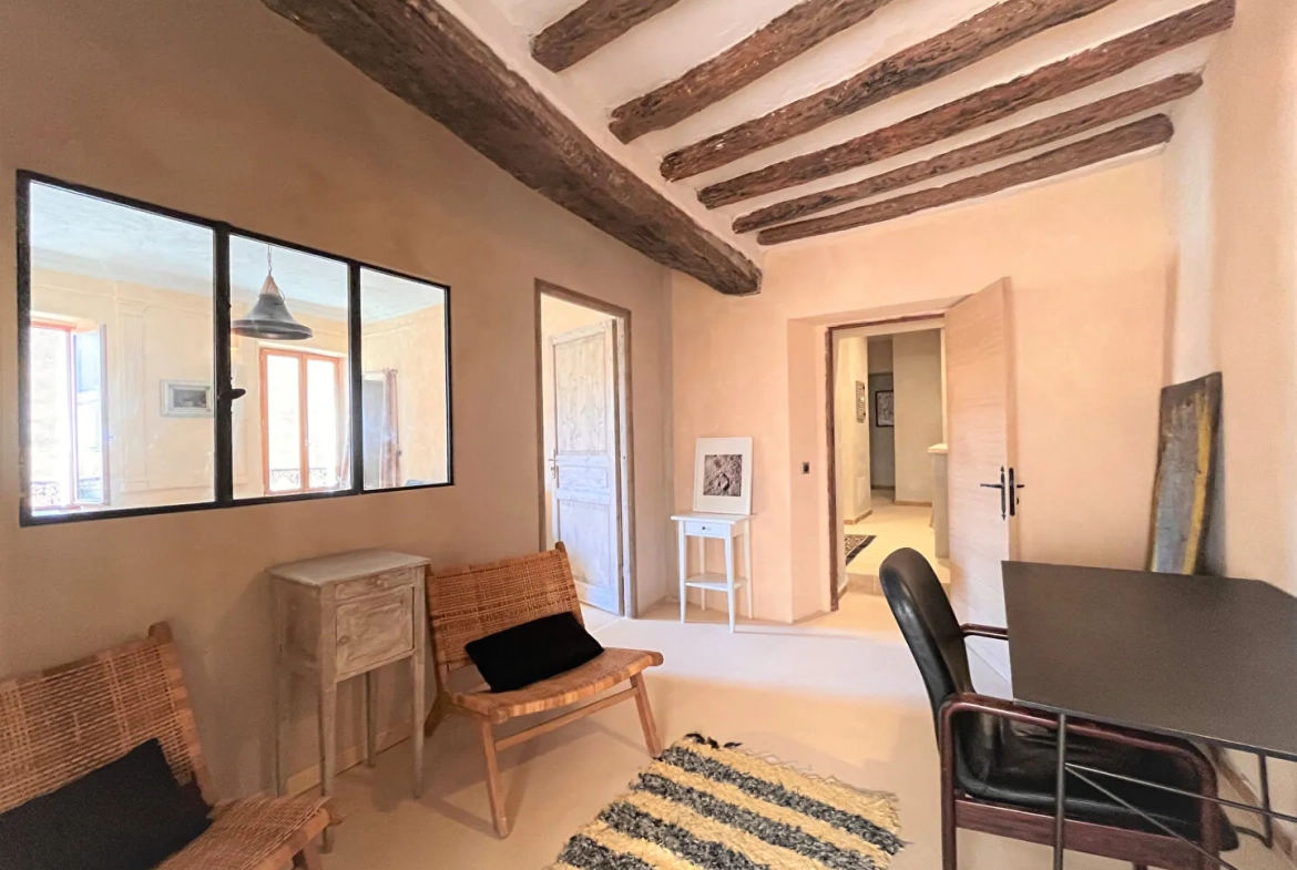 Charmant appartement rénové de 75m² avec vue à Saint-Saturnin-lès-Apt 