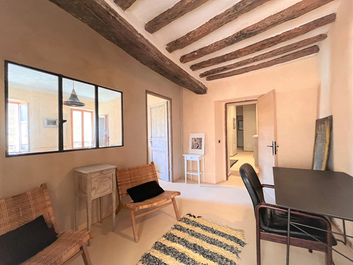 Charmant appartement rénové de 75m² avec vue à Saint-Saturnin-lès-Apt 