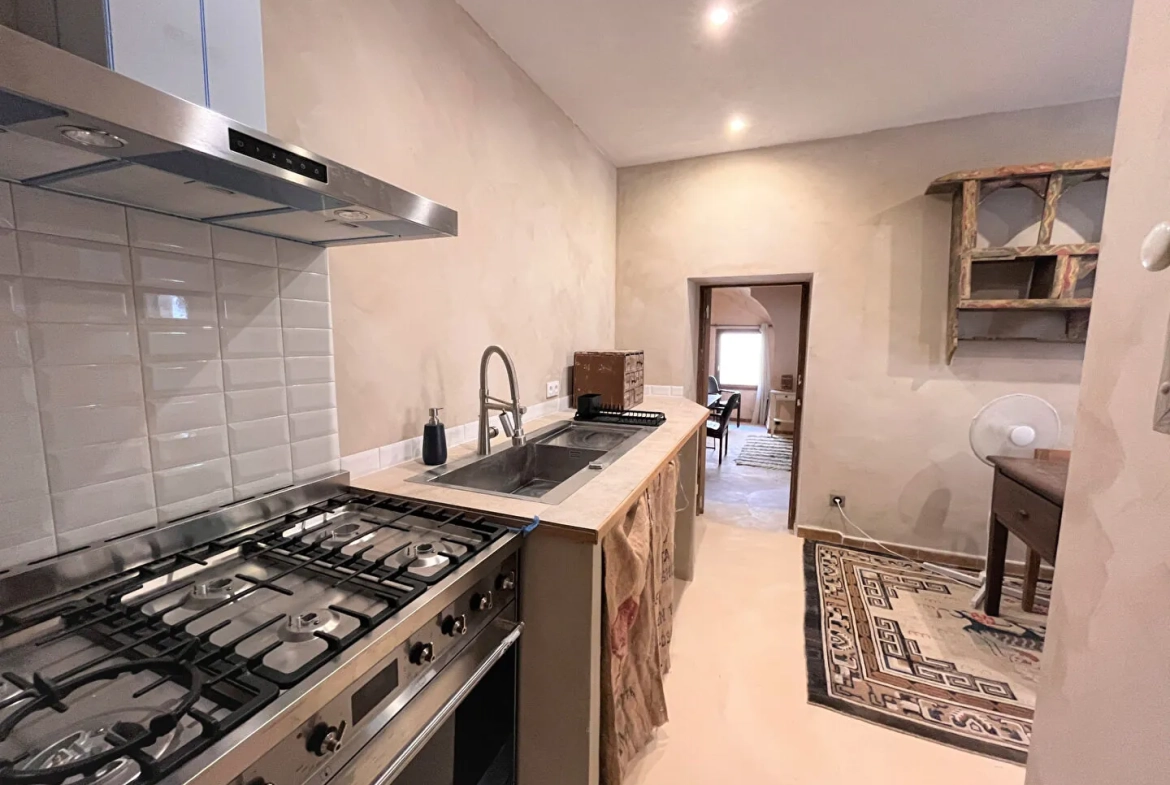 Charmant appartement rénové de 75m² avec vue à Saint-Saturnin-lès-Apt 