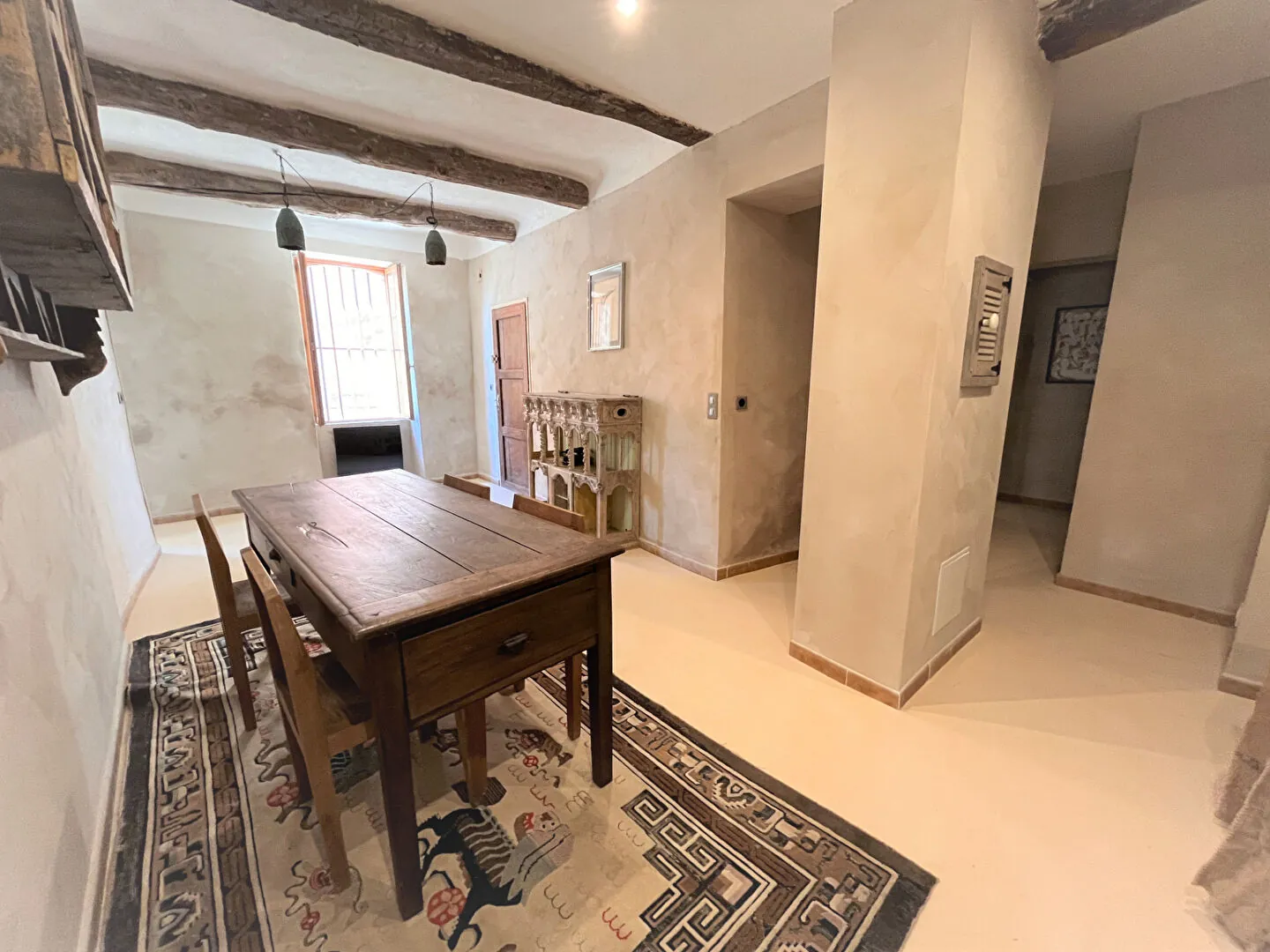 Charmant appartement rénové de 75m² avec vue à Saint-Saturnin-lès-Apt 