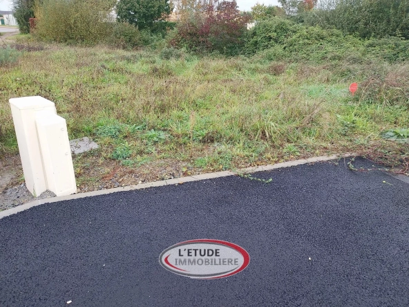 Terrain constructible de 378 m² à Sainte-Pazanne proche commodités