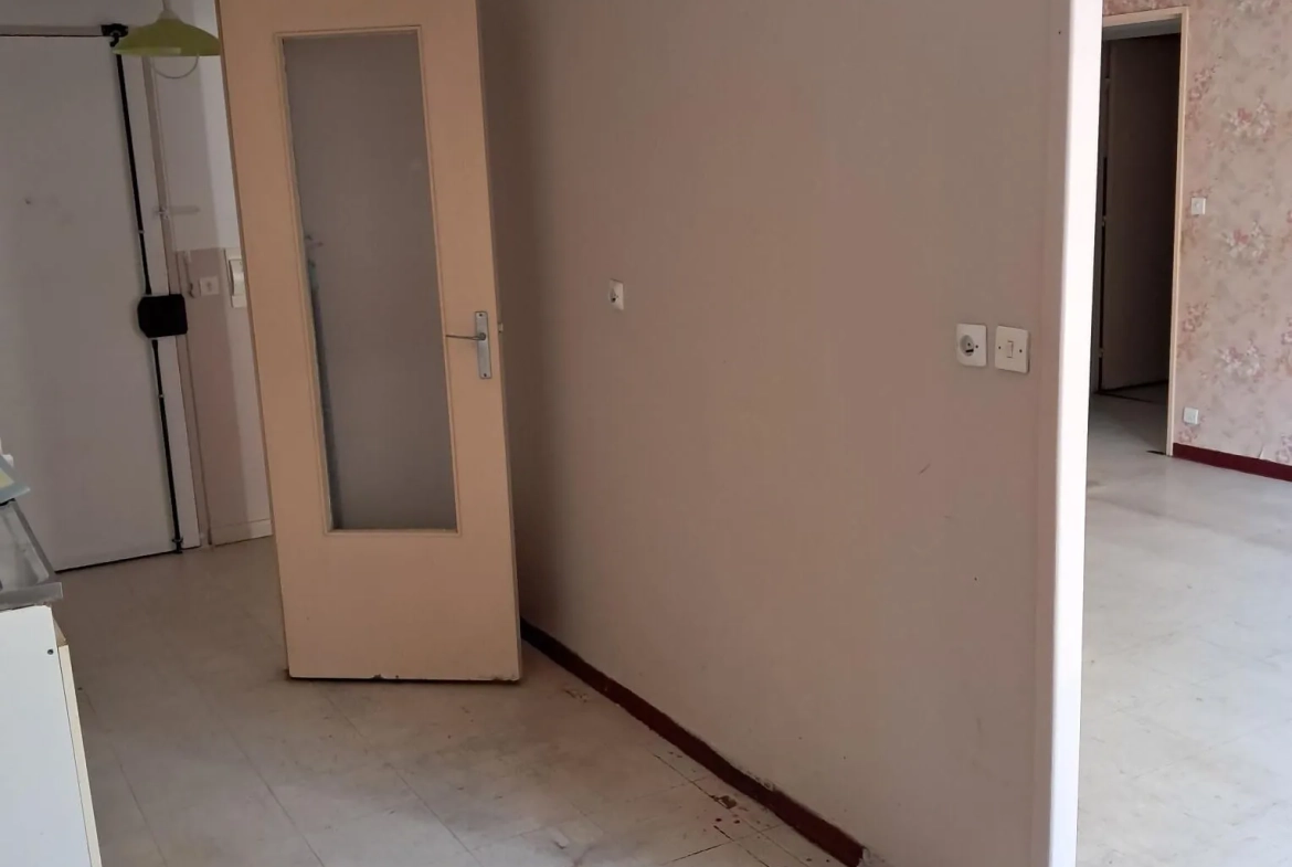 Appartement T2 avec balcon et cave à Marseille, secteur Prado, proximité plages 