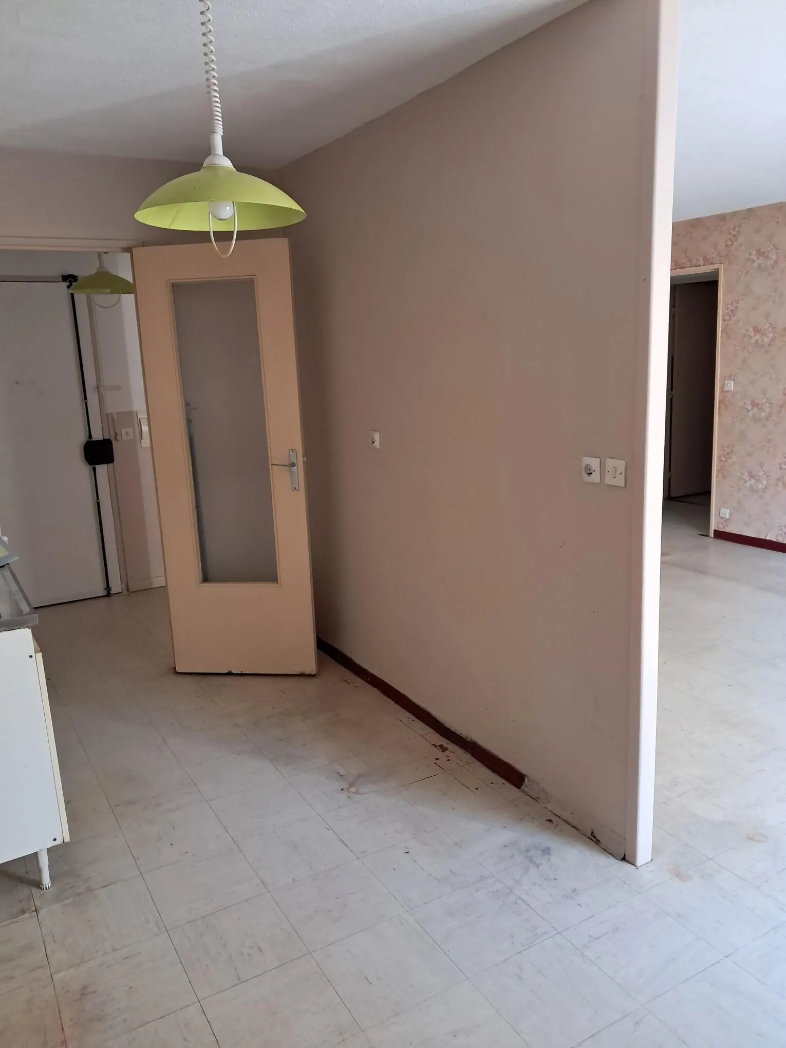 Appartement T2 avec balcon et cave à Marseille, secteur Prado, proximité plages 