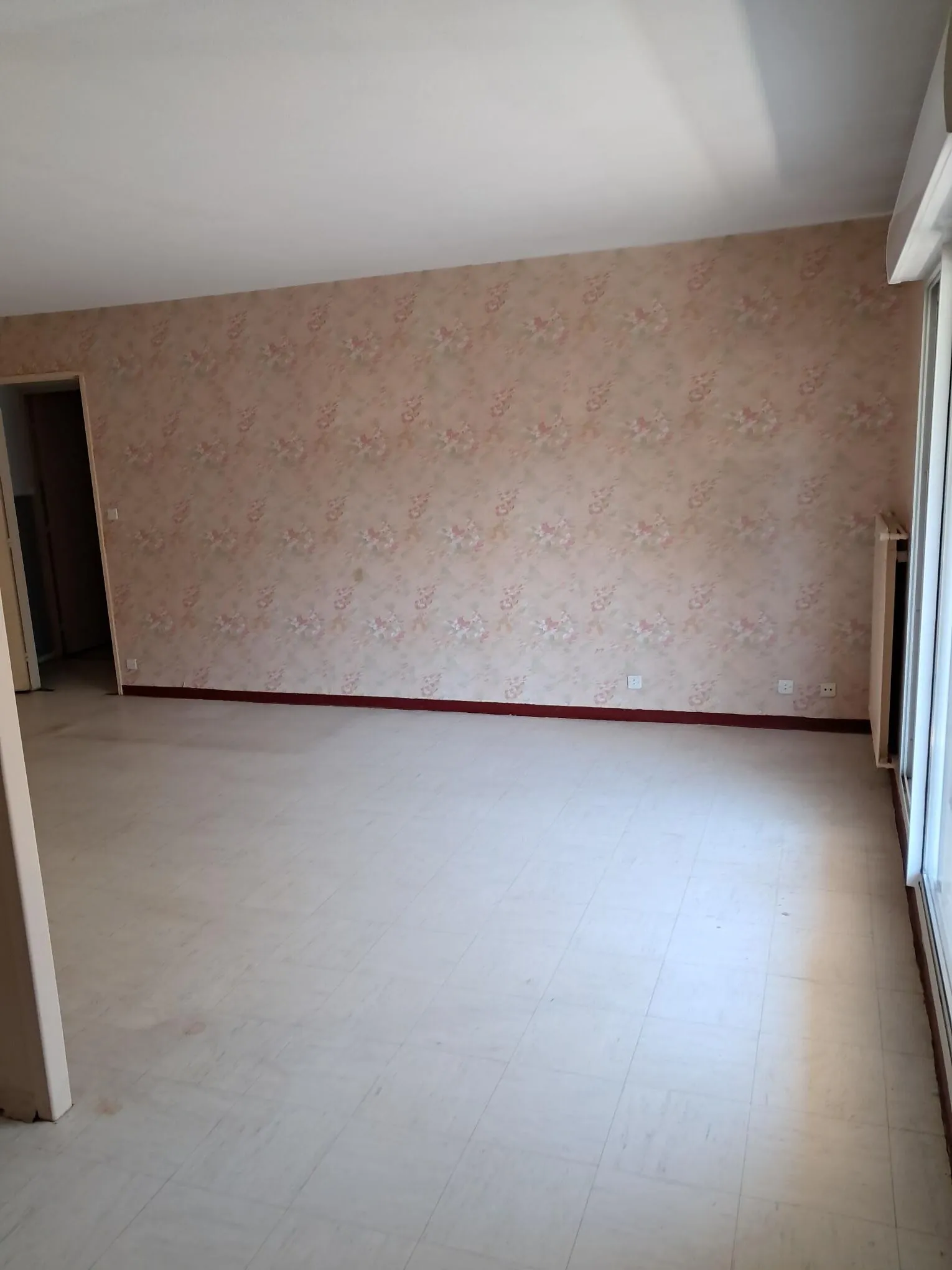 Appartement T2 avec balcon et cave à Marseille, secteur Prado, proximité plages 