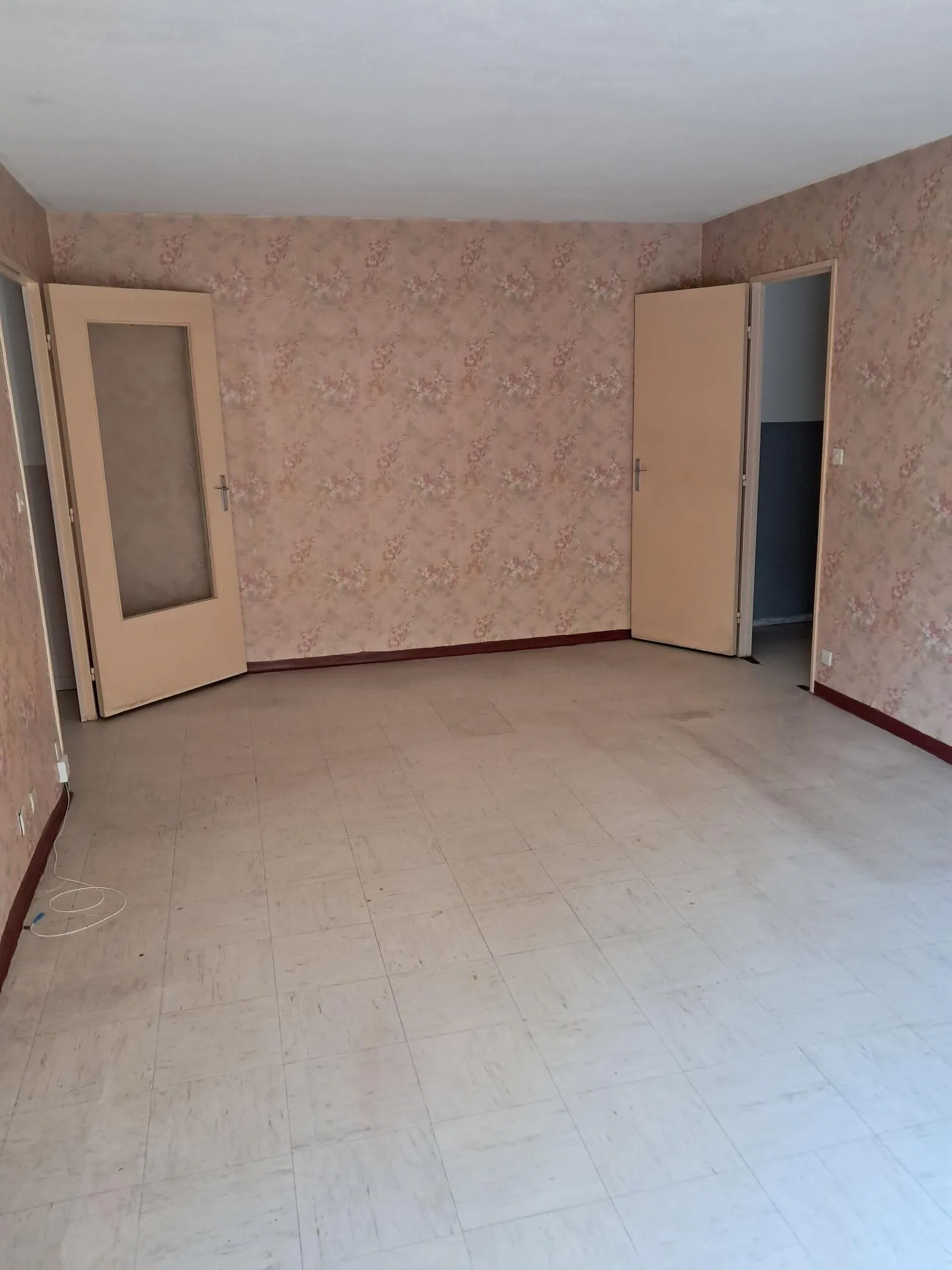 Appartement T2 avec balcon et cave à Marseille, secteur Prado, proximité plages 