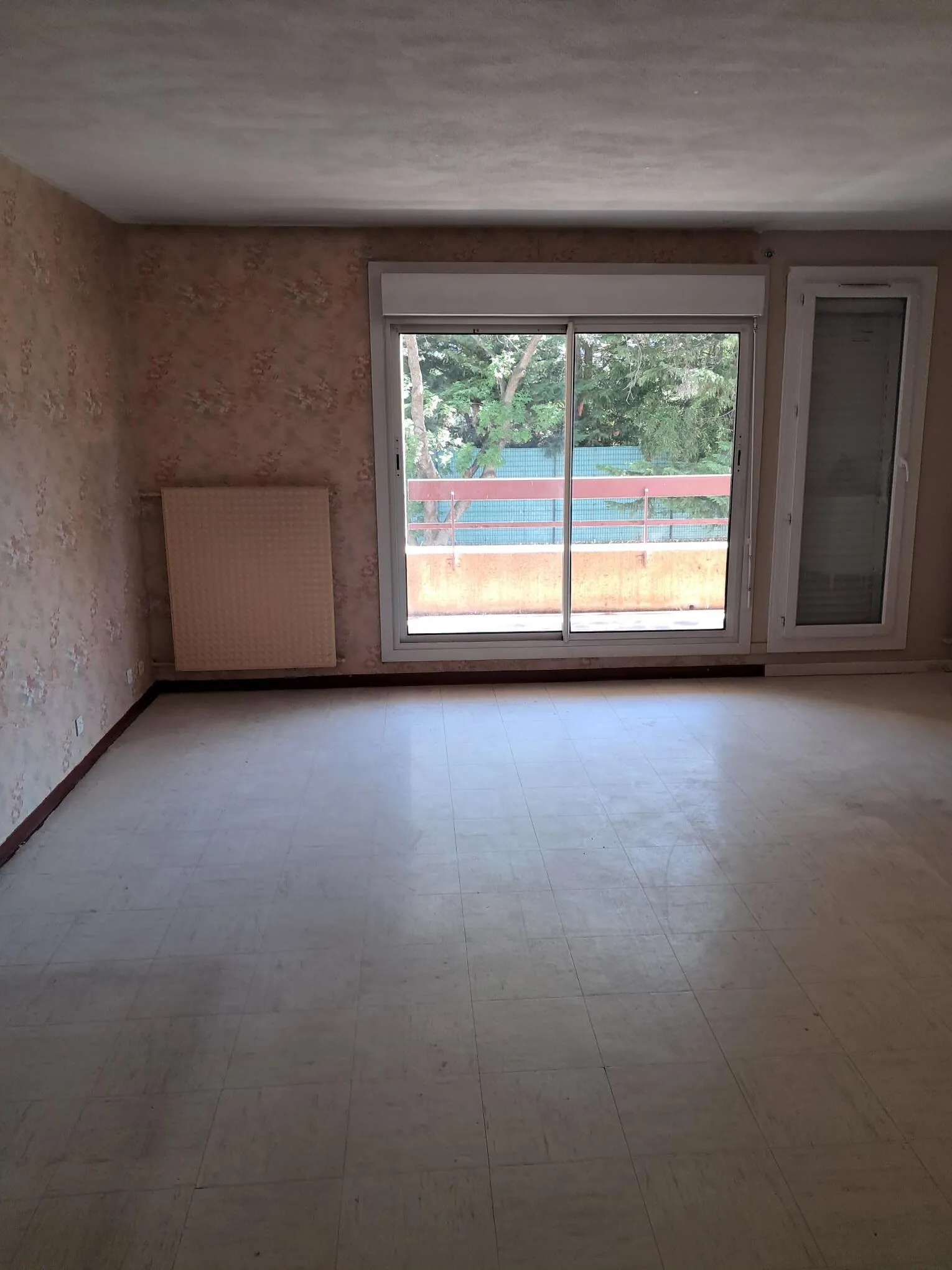 Appartement T2 avec balcon et cave à Marseille, secteur Prado, proximité plages 