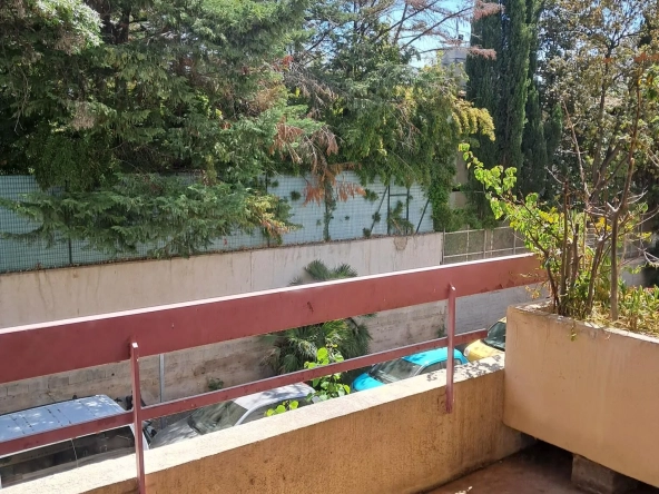 Appartement T2 avec balcon et cave à Marseille, secteur Prado, proximité plages