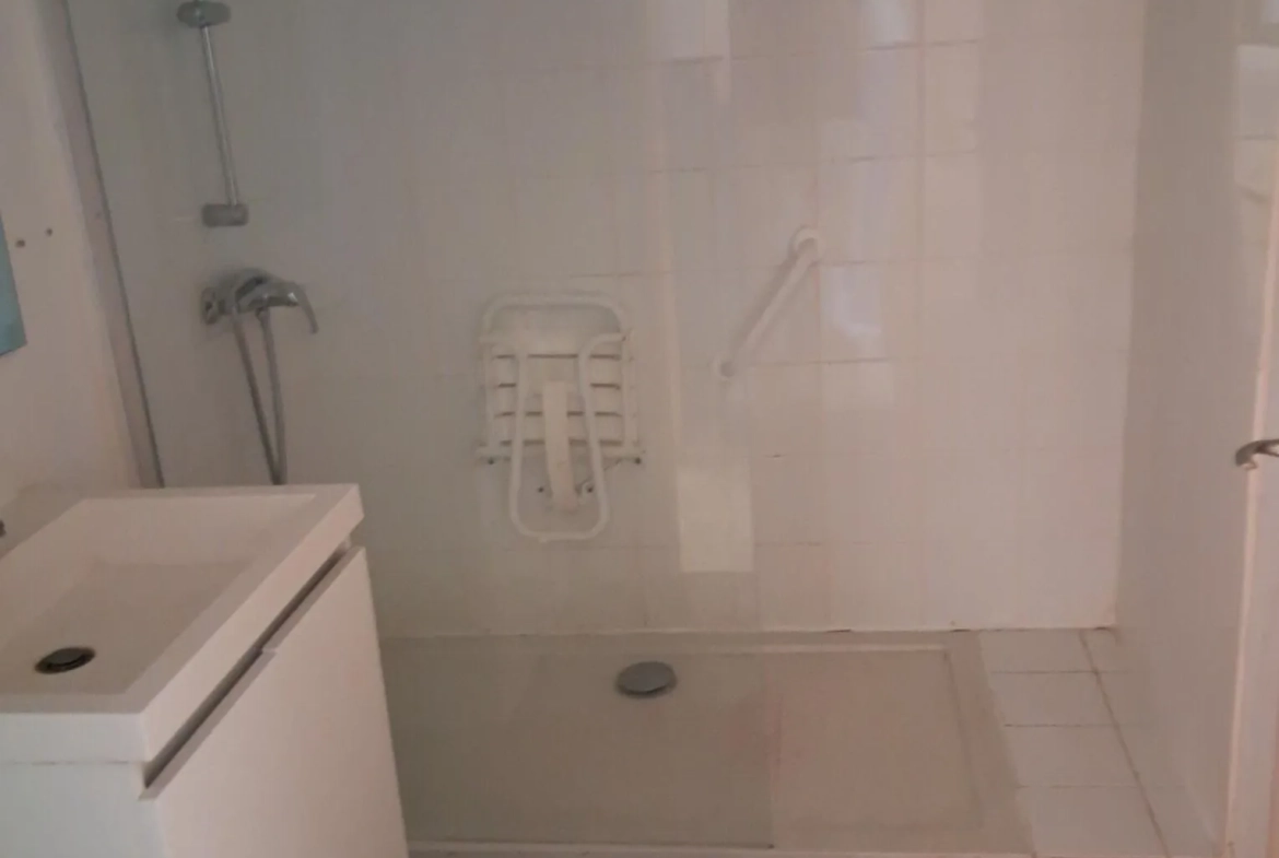 Appartement T2 avec balcon et cave à Marseille, secteur Prado, proximité plages 