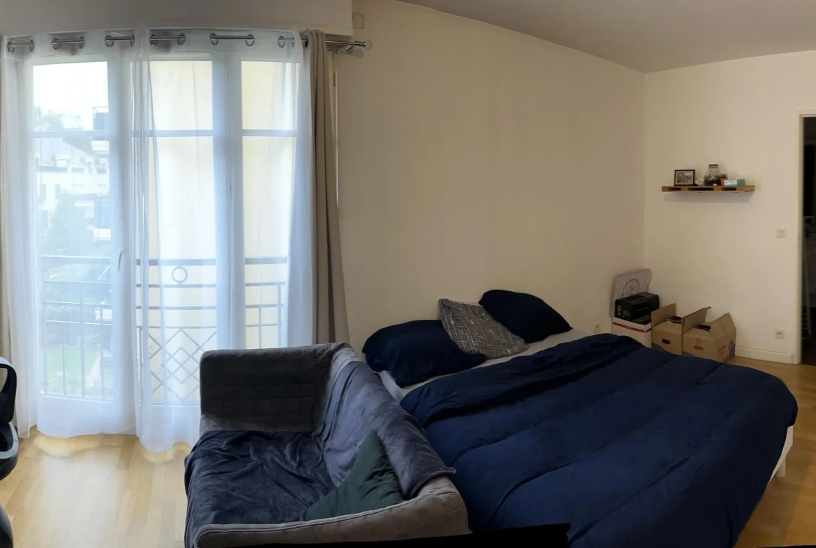 Bel appartement 35 m² à Buc avec vue panoramique, proche RER et commodités 