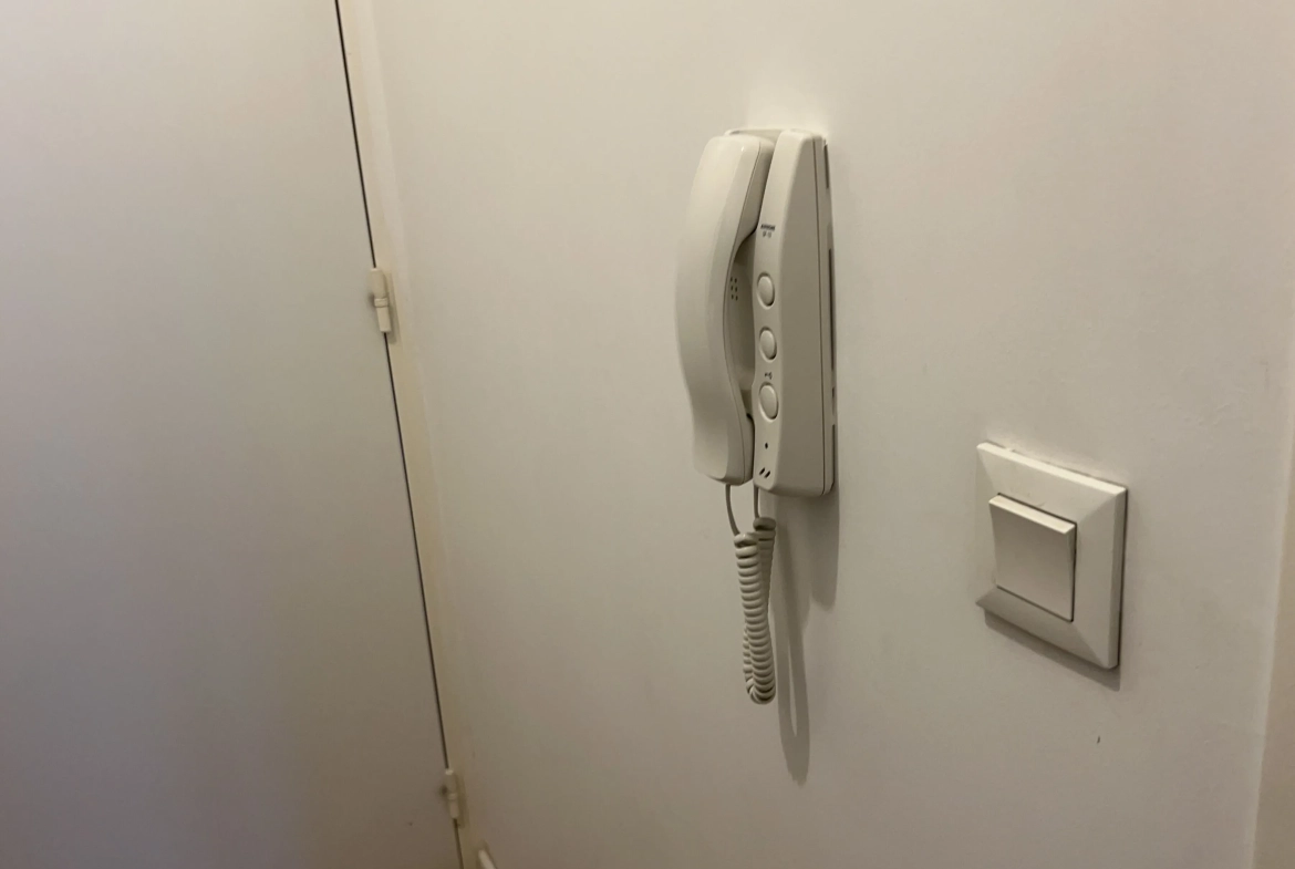 Bel appartement 35 m² à Buc avec vue panoramique, proche RER et commodités 