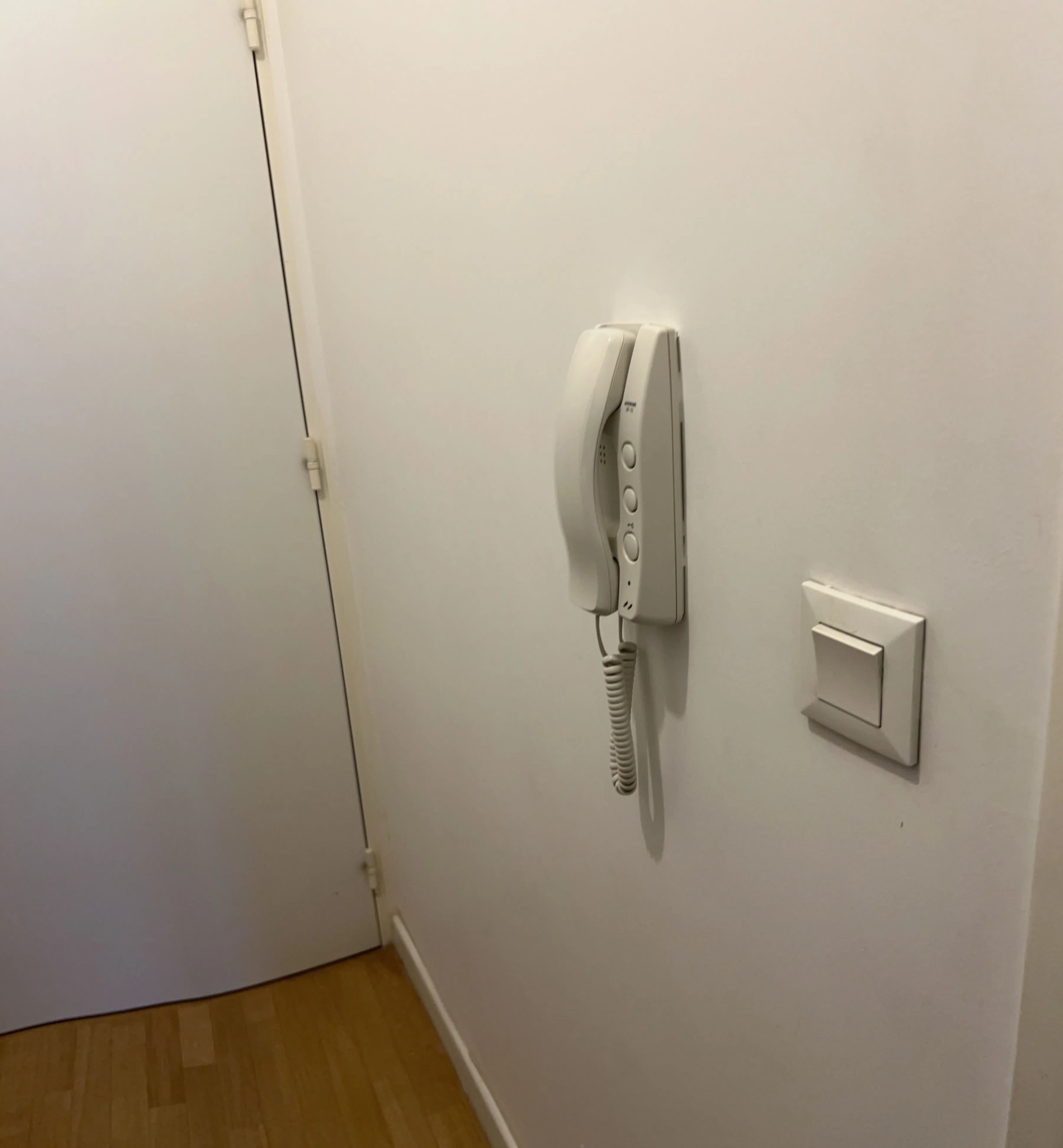 Bel appartement 35 m² à Buc avec vue panoramique, proche RER et commodités 