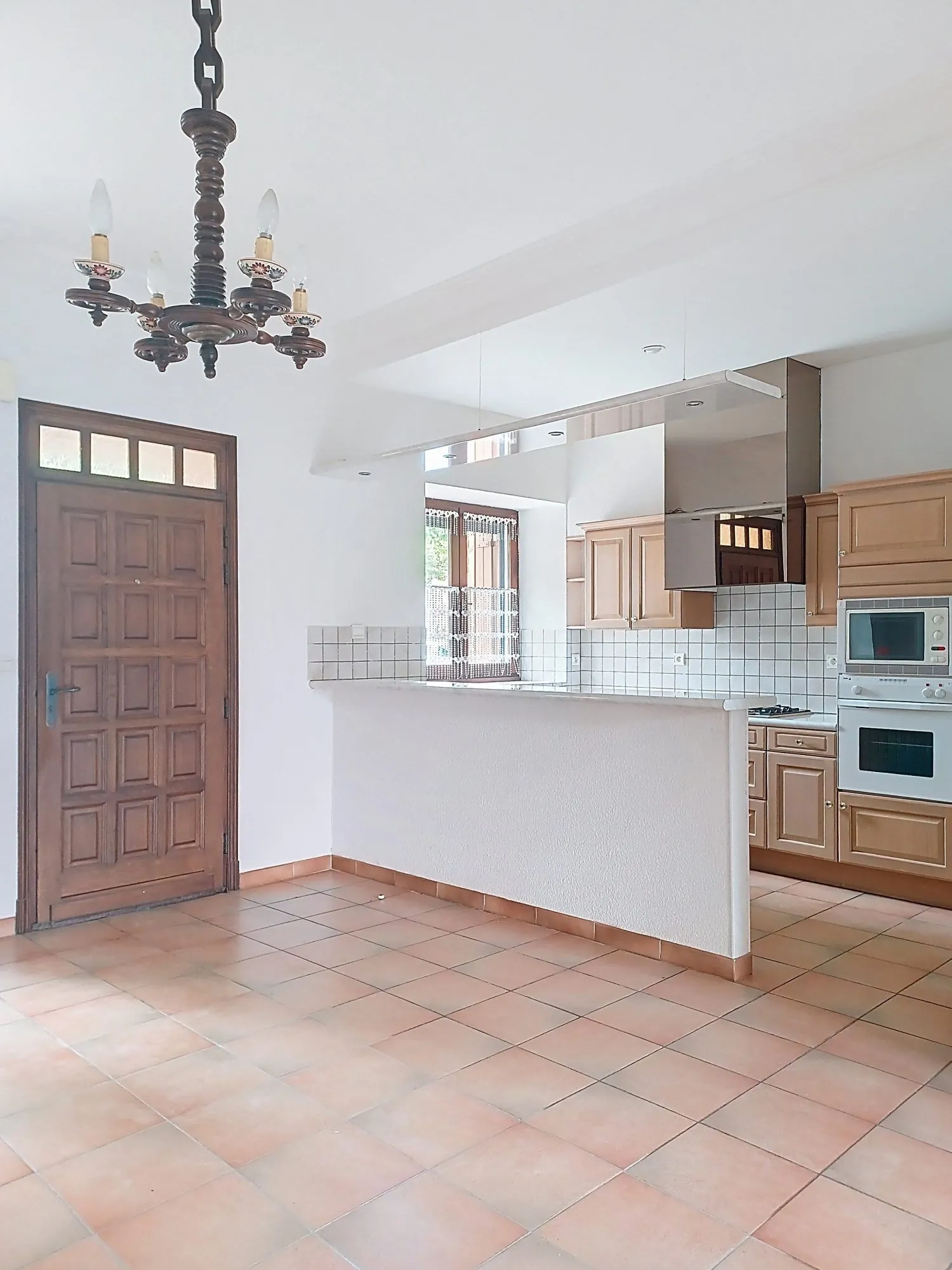 Maison ancienne de 92 m² avec jardin et dépendances à Taillelt, proche écoles 