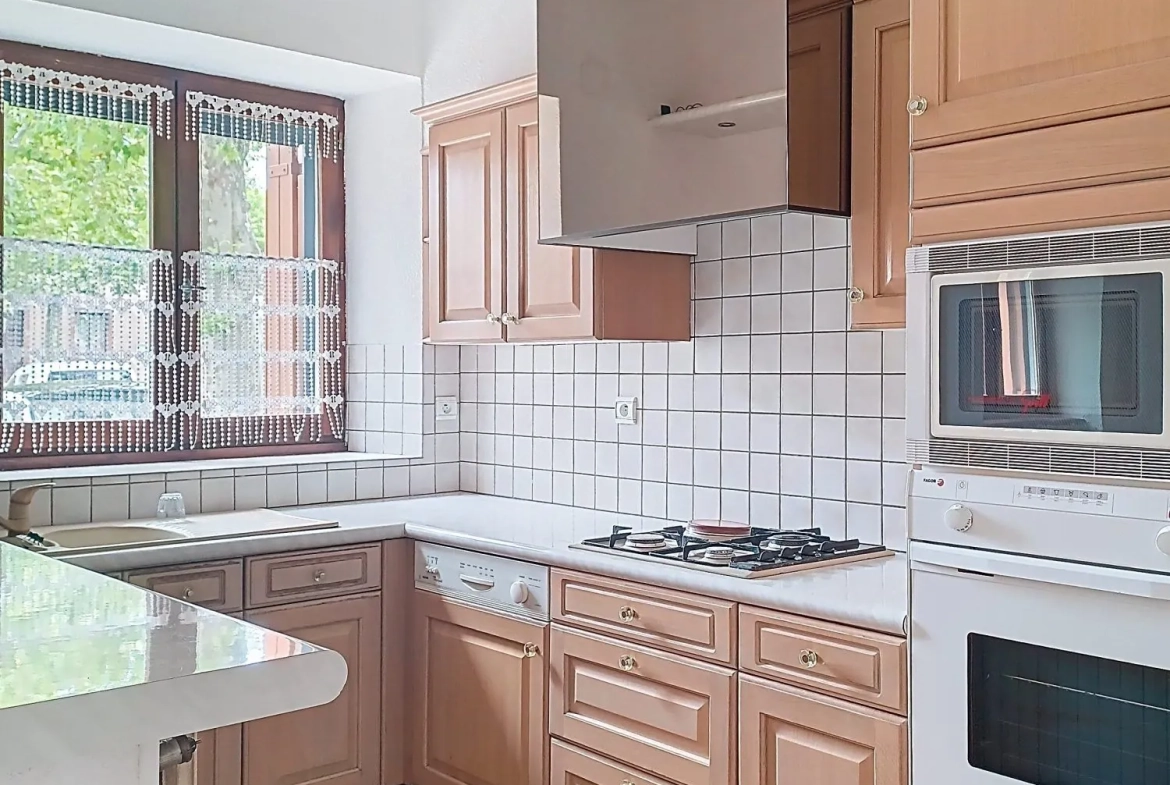 Maison ancienne de 92 m² avec jardin et dépendances à Taillelt, proche écoles 