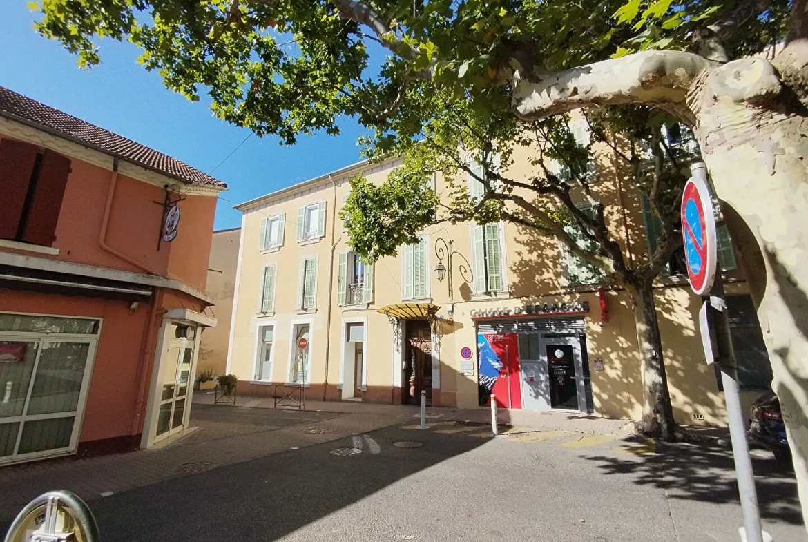 Appartement duplex 3 pièces à Laragne Monteglin - Centre-ville 