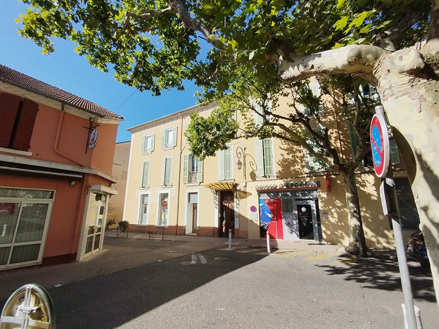 Appartement duplex 3 pièces à Laragne Monteglin - Centre-ville 