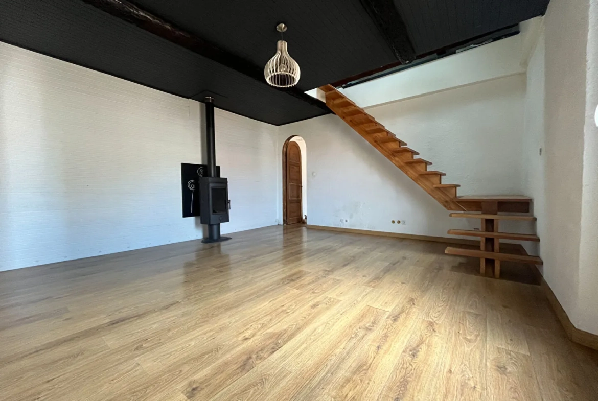 Appartement duplex 3 pièces à Laragne Monteglin - Centre-ville 