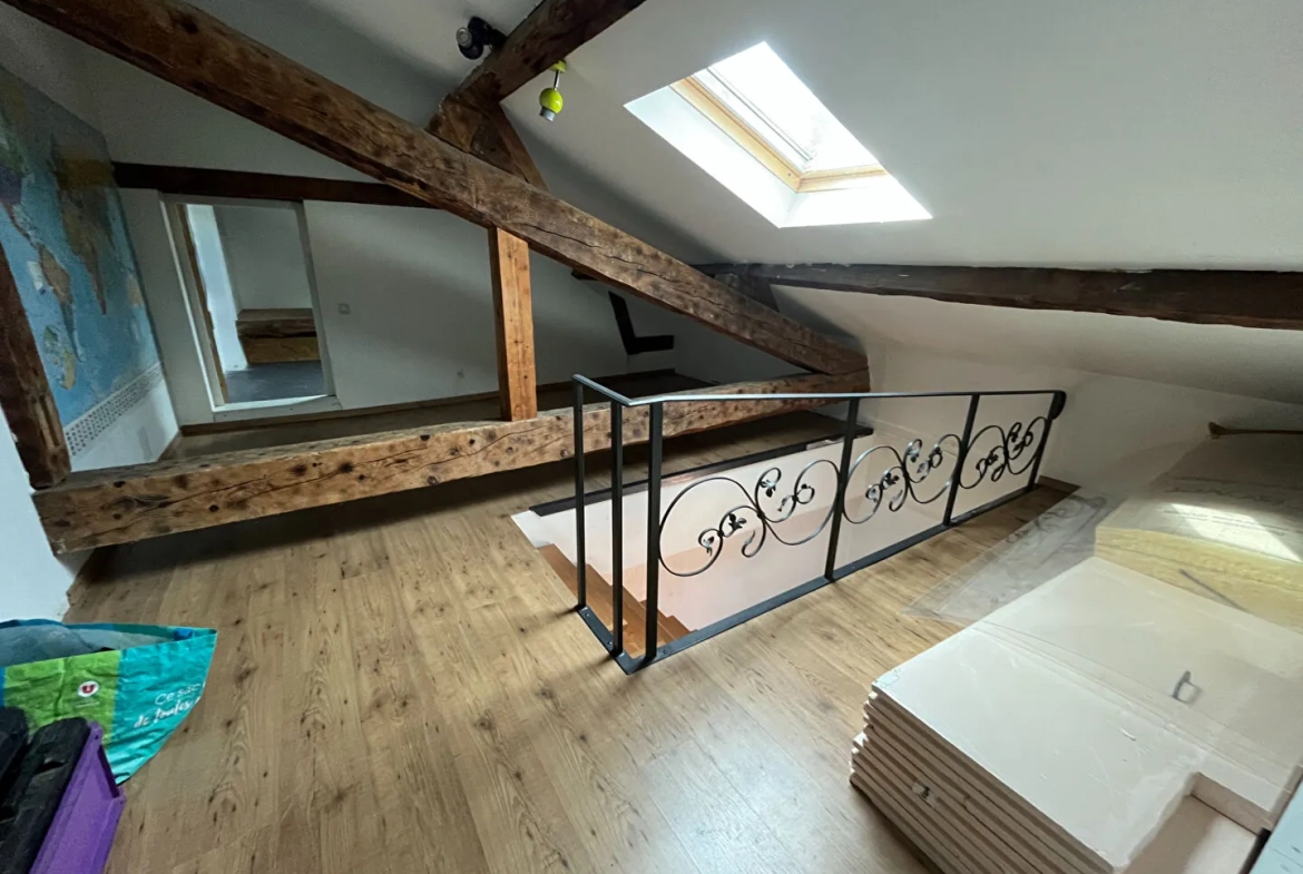 Appartement duplex 3 pièces à Laragne Monteglin - Centre-ville 