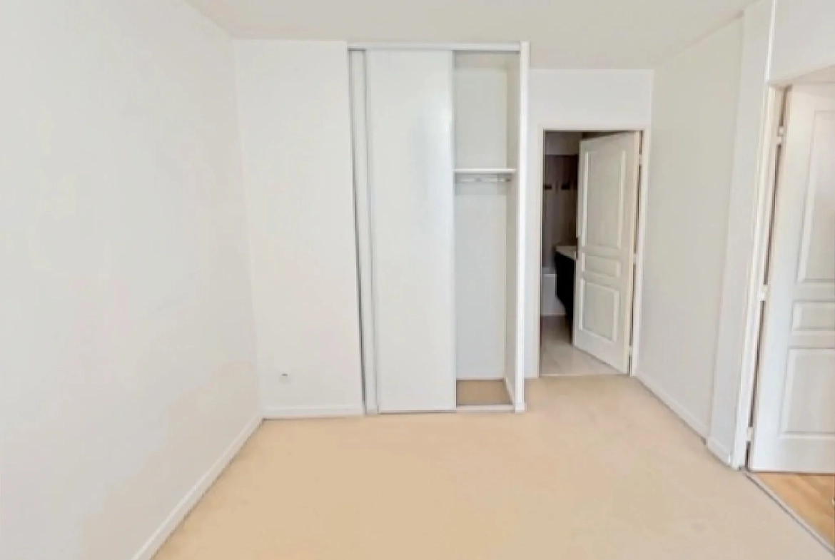 Achat d'un T2 lumineux de 42 m² à La Garenne-Colombes, proche transports et commerces 