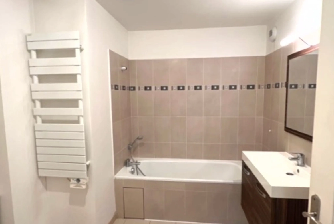 Achat d'un T2 lumineux de 42 m² à La Garenne-Colombes, proche transports et commerces 