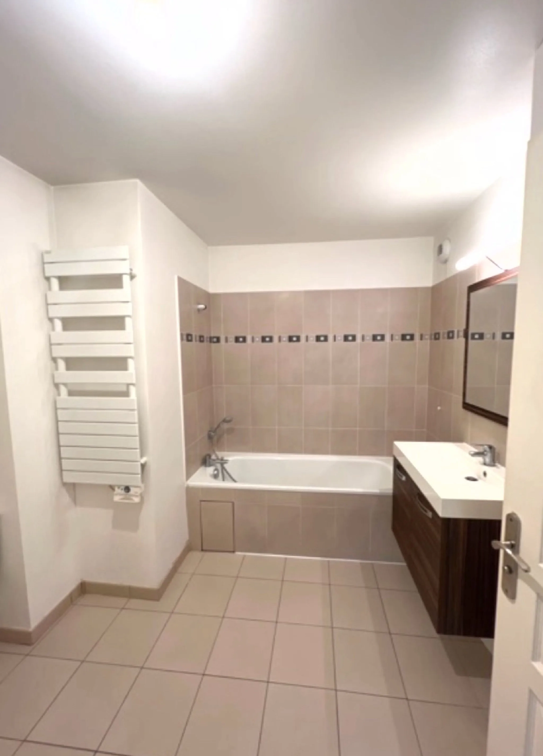 Achat d'un T2 lumineux de 42 m² à La Garenne-Colombes, proche transports et commerces 