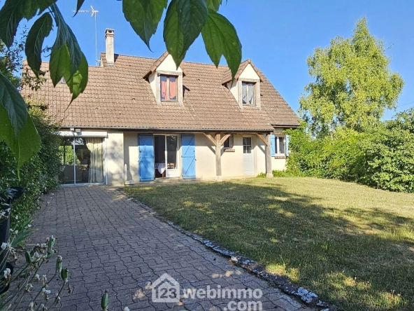 Maison familiale avec dépendances, piscine et grand terrain à Boulancourt