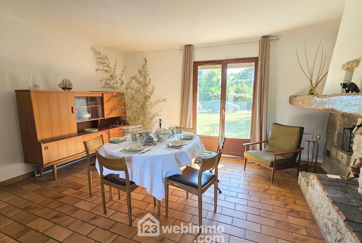 Maison familiale avec dépendances, piscine et grand terrain à Boulancourt 