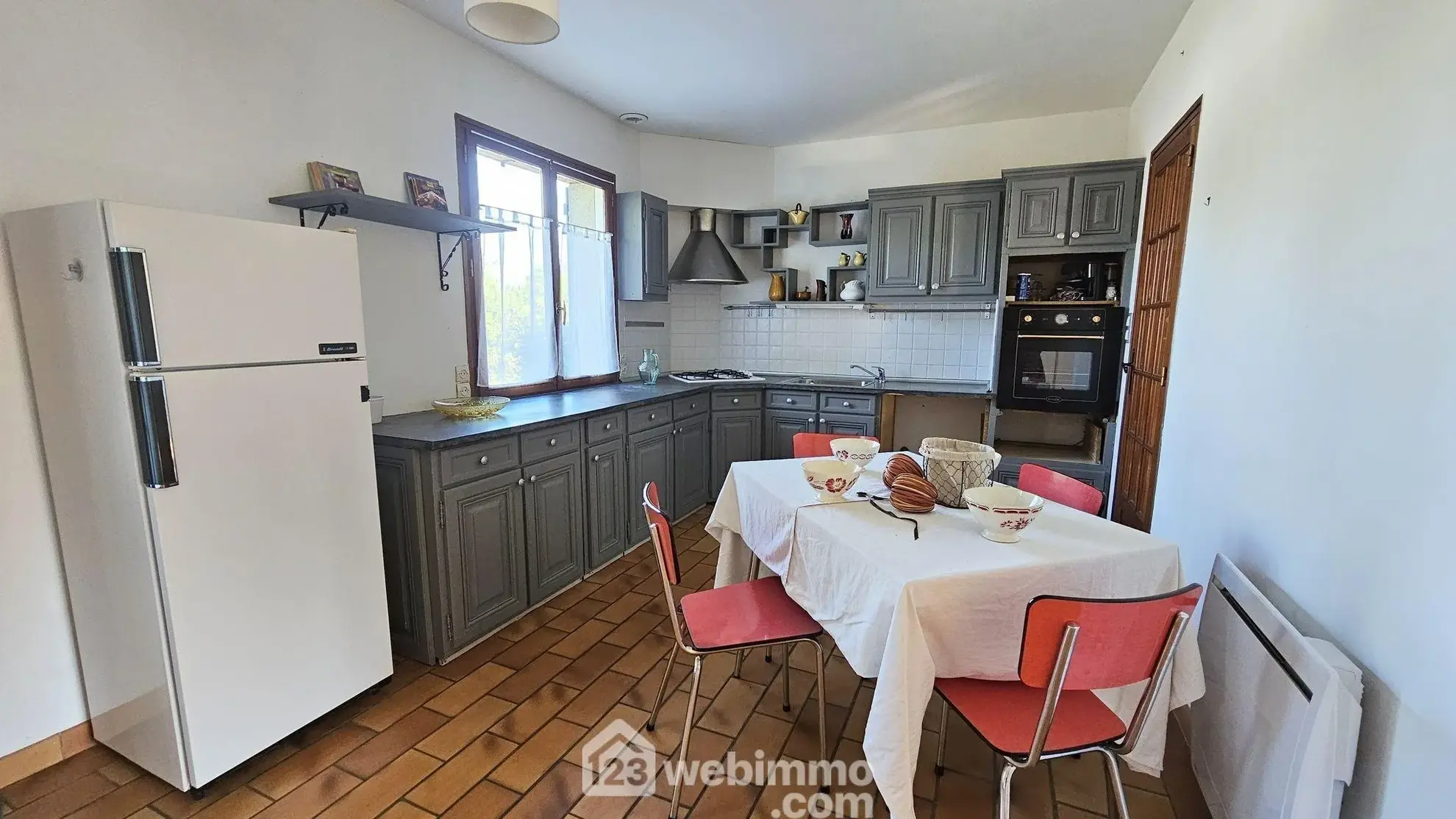 Maison familiale avec dépendances, piscine et grand terrain à Boulancourt 