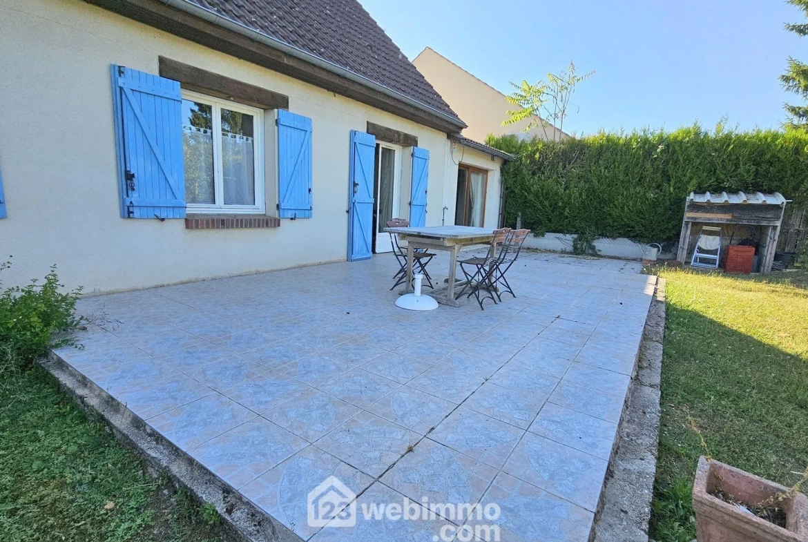 Maison familiale avec dépendances, piscine et grand terrain à Boulancourt 