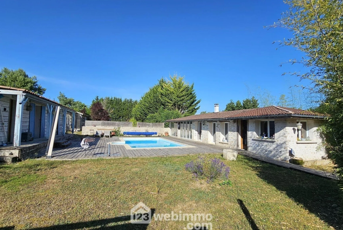 Maison familiale avec dépendances, piscine et grand terrain à Boulancourt 