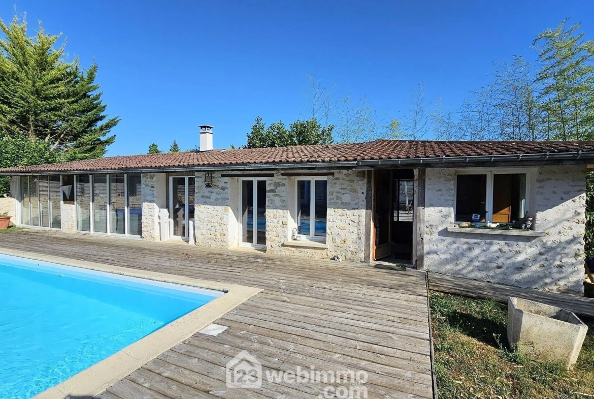 Maison familiale avec dépendances, piscine et grand terrain à Boulancourt 