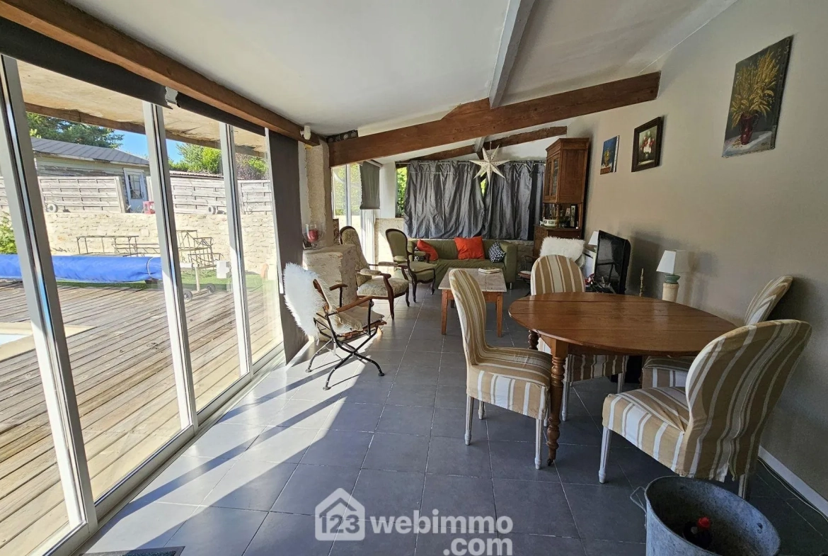 Maison familiale avec dépendances, piscine et grand terrain à Boulancourt 