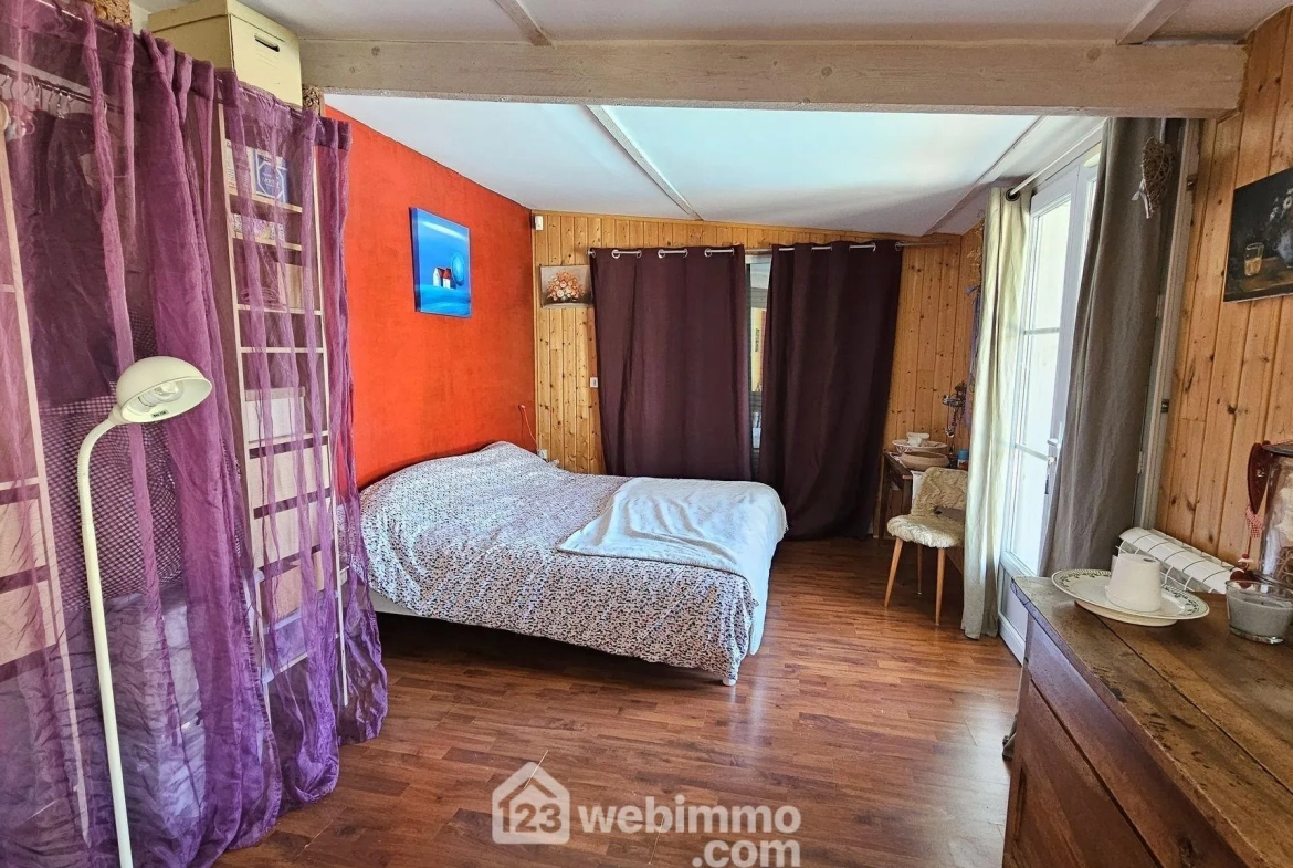 Maison familiale avec dépendances, piscine et grand terrain à Boulancourt 