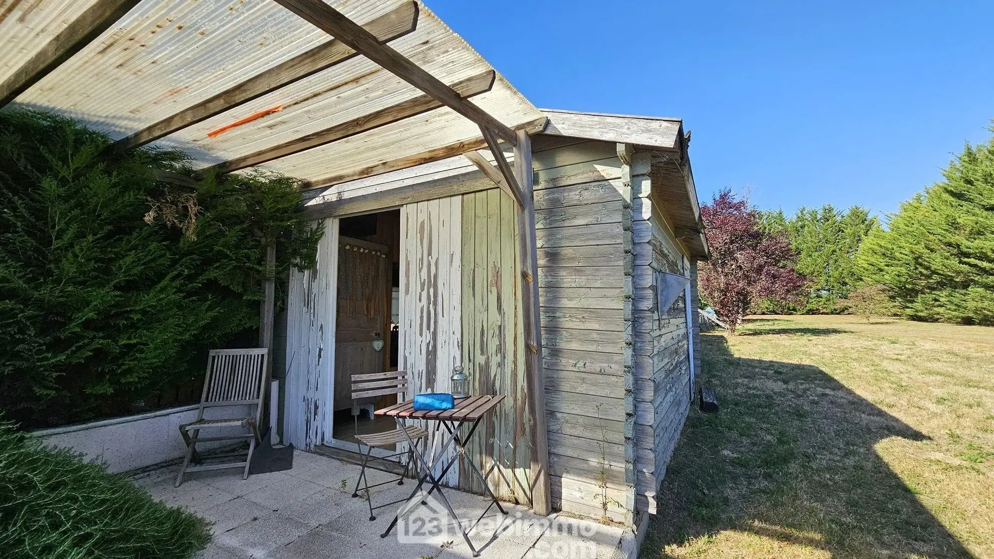 Maison familiale avec dépendances, piscine et grand terrain à Boulancourt 