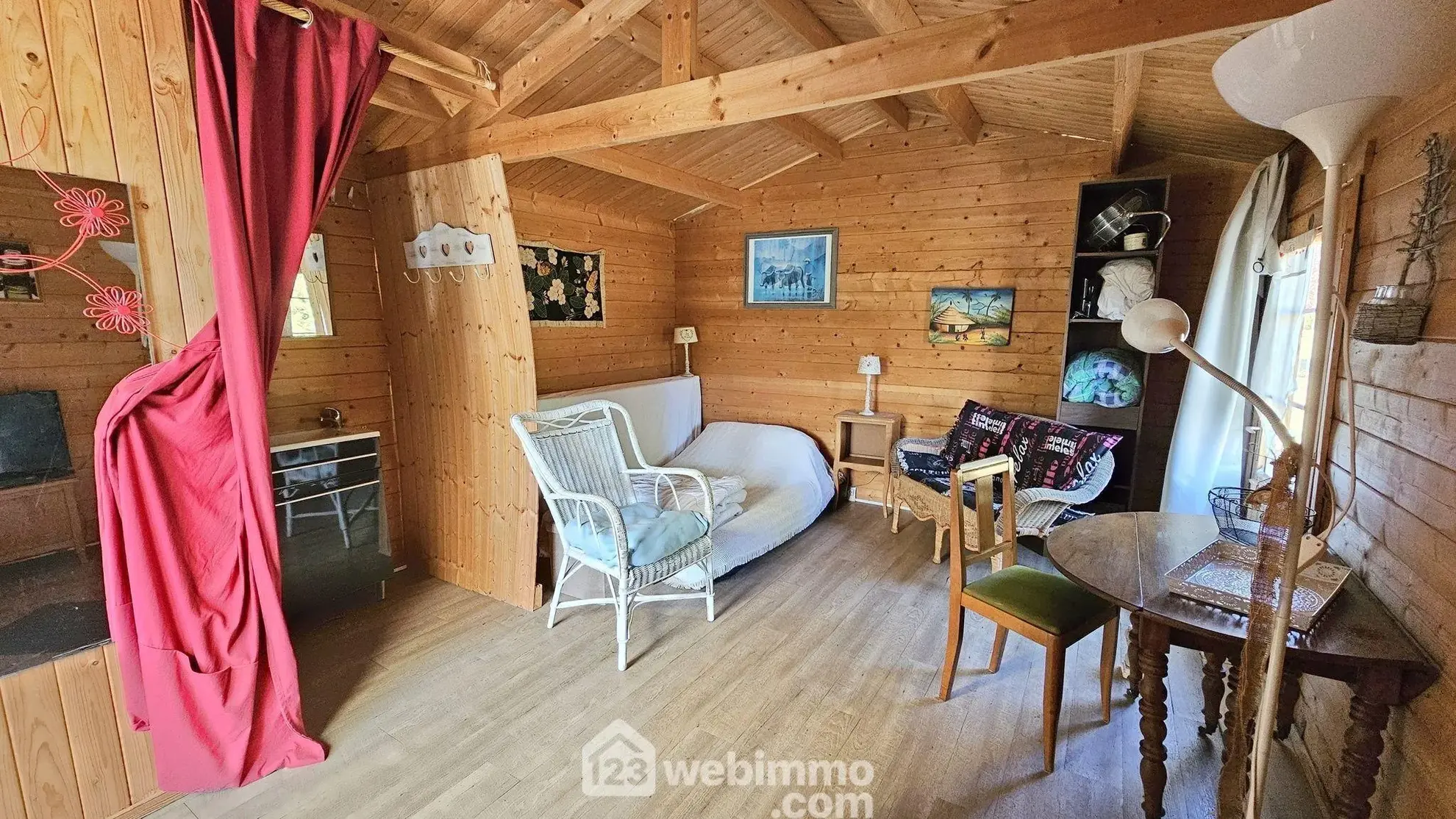 Maison familiale avec dépendances, piscine et grand terrain à Boulancourt 
