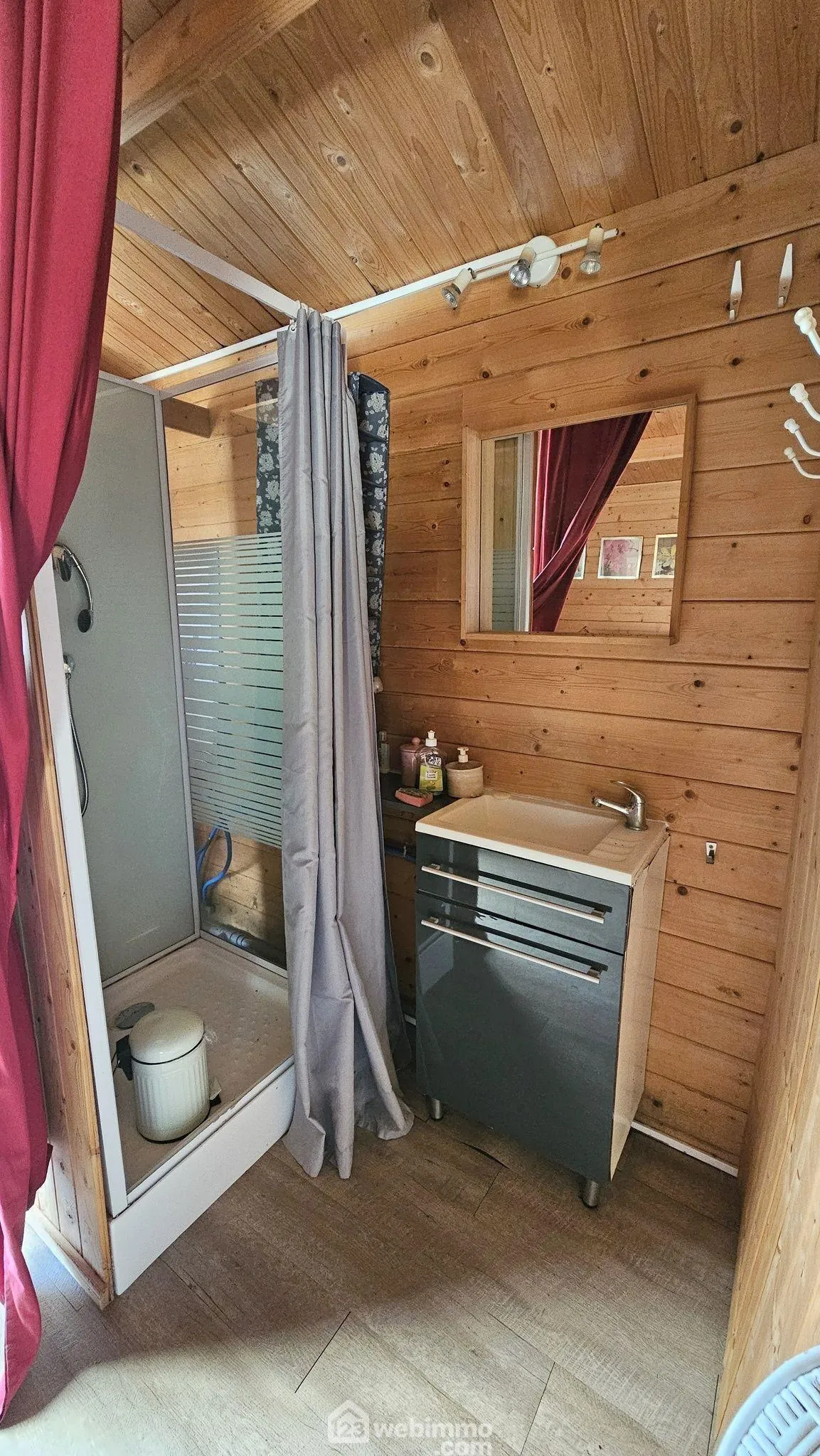 Maison familiale avec dépendances, piscine et grand terrain à Boulancourt 
