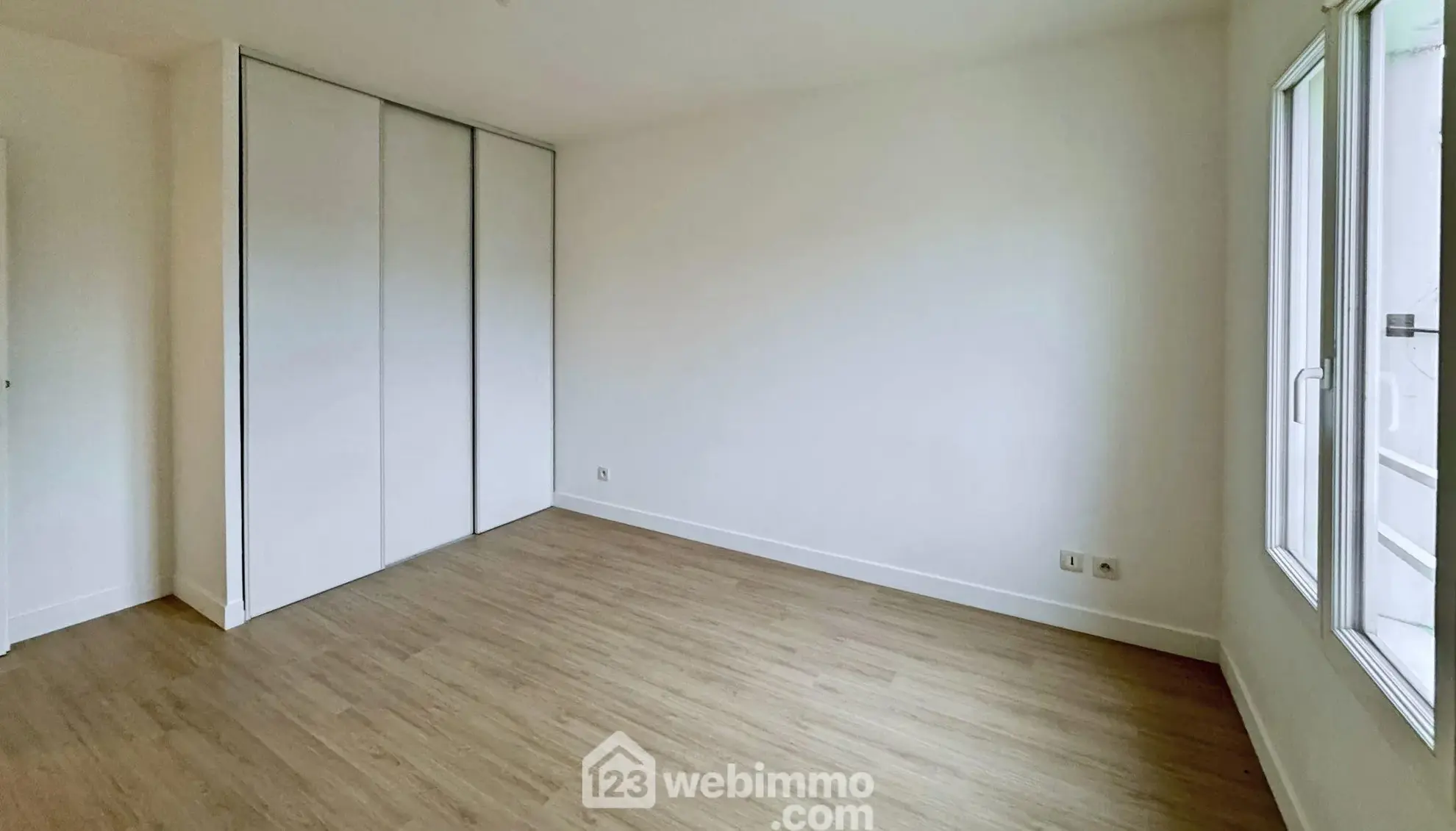 Duplex lumineux de 3 pièces à Coutevroult proche Val d'Europe 