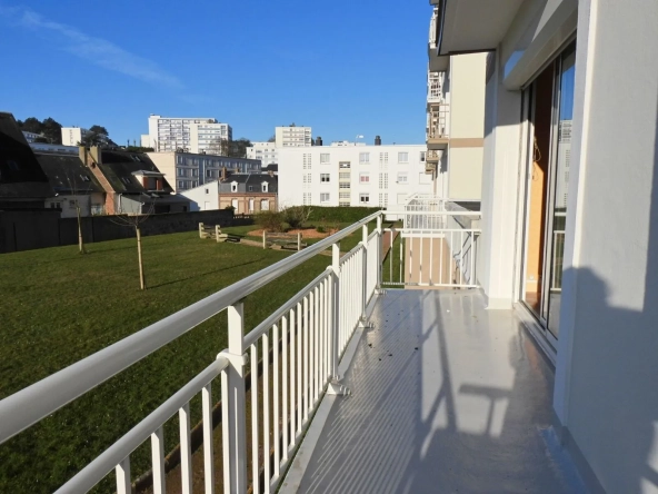 Appartement à Fécamp avec balcon, proche centre-ville, idéal investisseur ou résidence secondaire