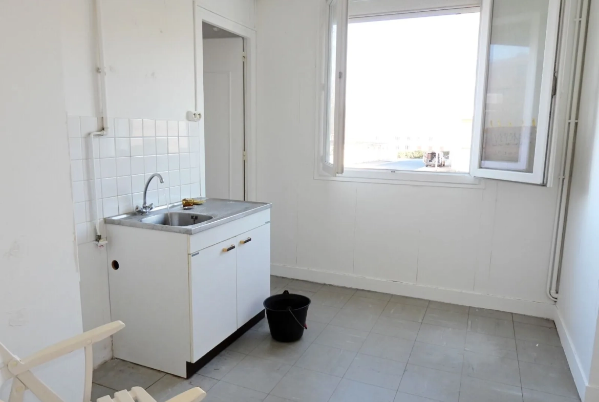 Appartement à Fécamp avec balcon, proche centre-ville, idéal investisseur ou résidence secondaire 