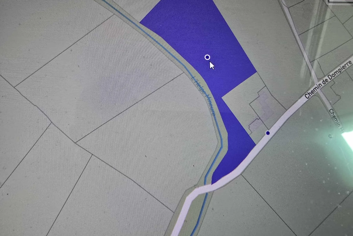 Terrain à vendre à Grand-Fayt de 1,18 hectare en bord de rivière Helpe mineure 