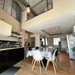 Maison loft rénovée de 105 m² à Saint-Just-en-Chevalet avec options d'extension