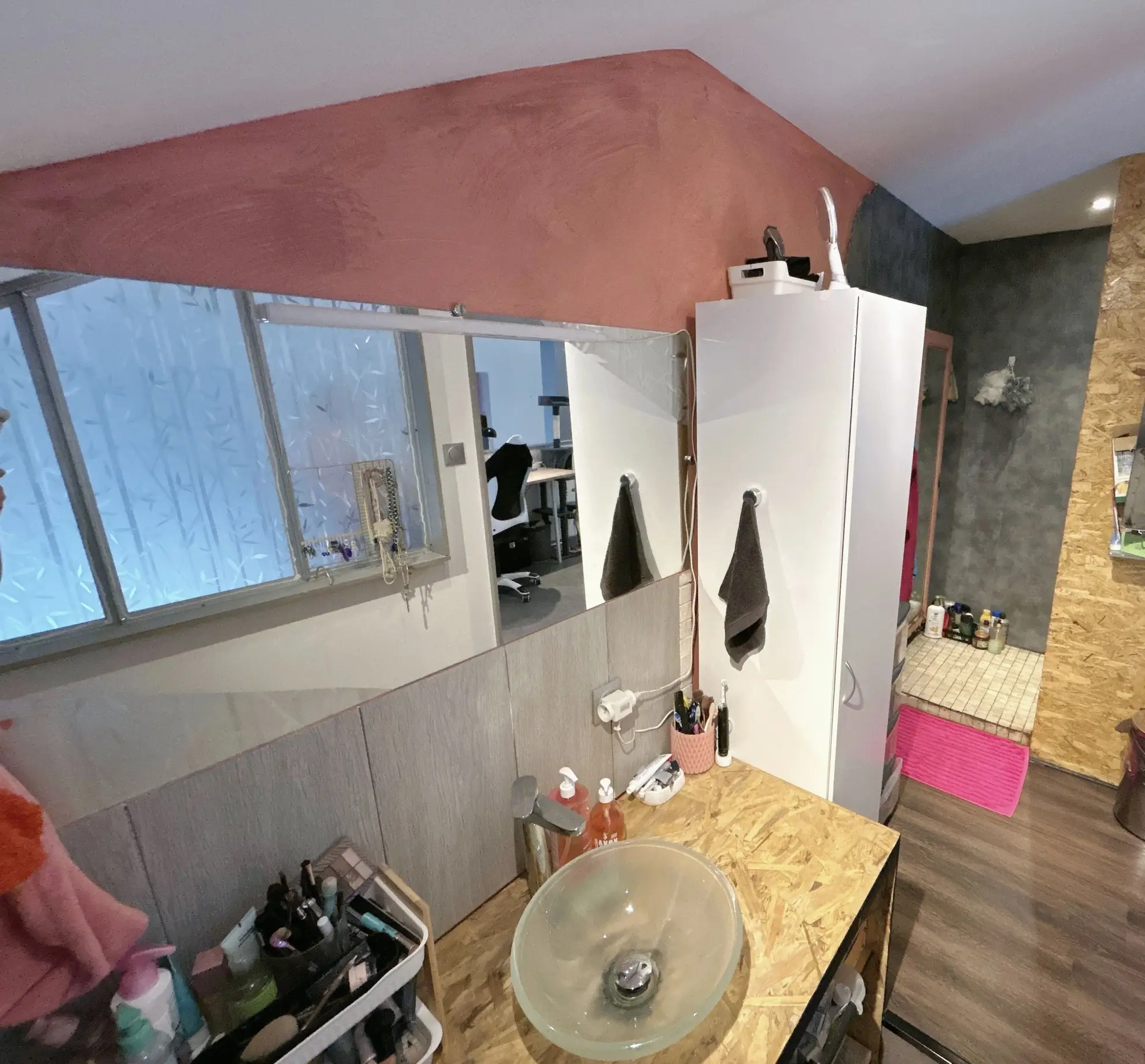 Maison loft rénovée de 105 m² à Saint-Just-en-Chevalet avec options d'extension 