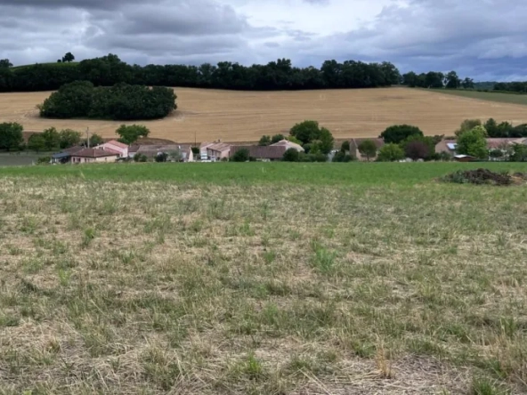 Terrain à bâtir de 339 m² à Carlus avec vue campagne à 46 000 €