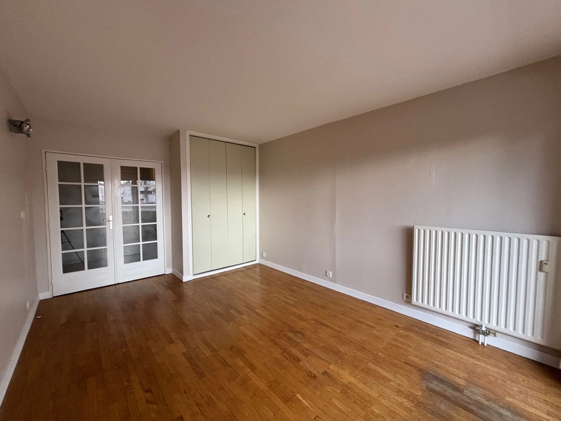 Appartement T2 avec piscine, balcon, garage et cave à Villefranche-sur-Saône 
