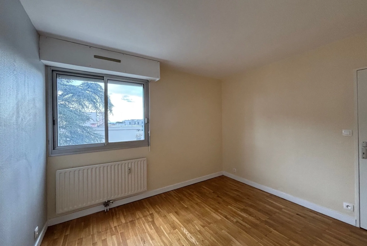 Appartement T2 avec piscine, balcon, garage et cave à Villefranche-sur-Saône 